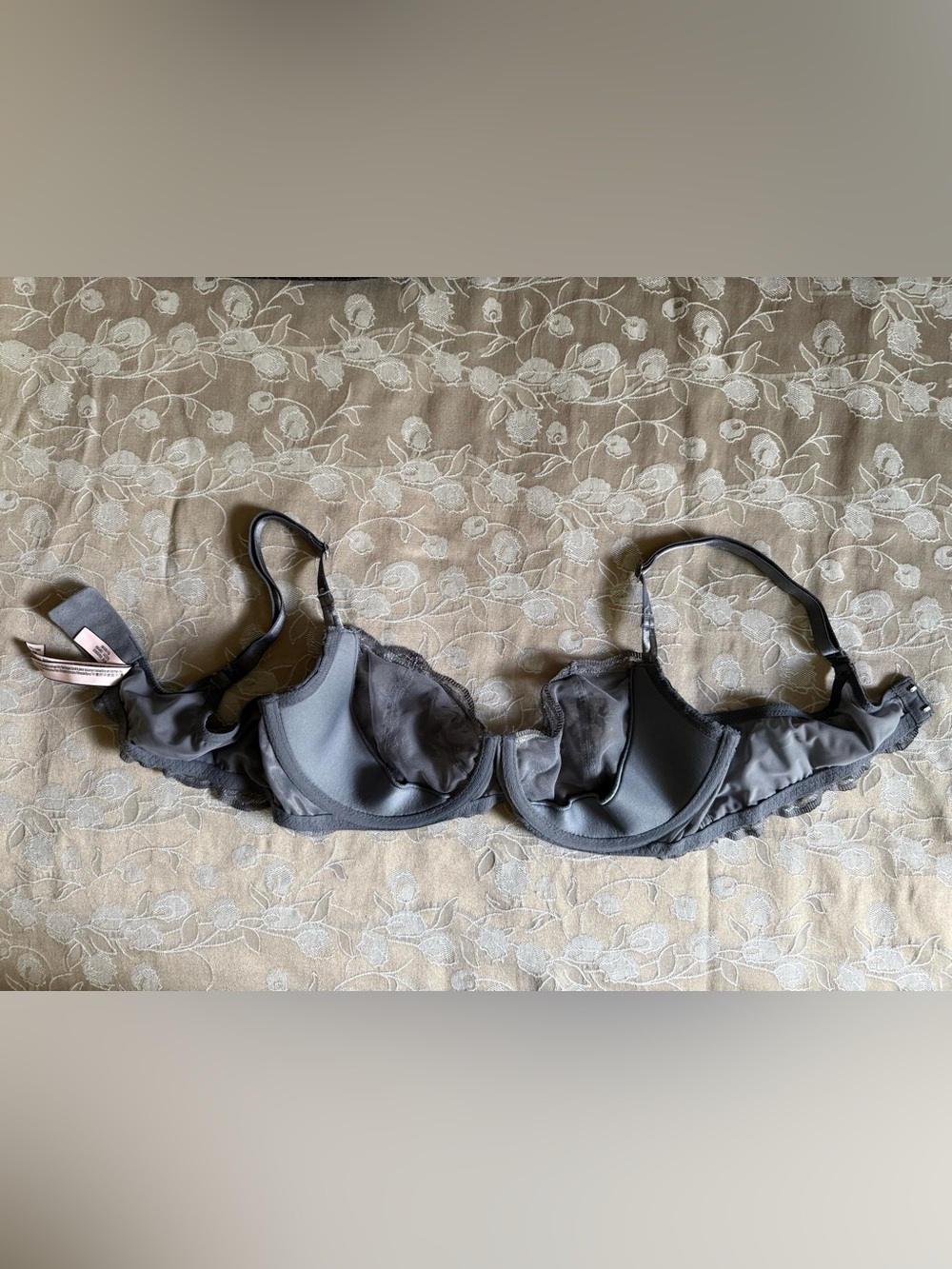 Victoria's Secret Wicked Balconette Lace Underwire Bra - 38C. Silver detail. - Picture 9 of 10
